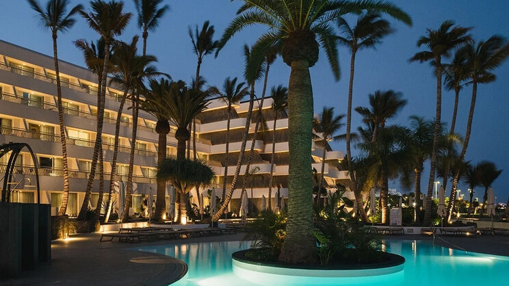 Plus Fariones Suite Hotel